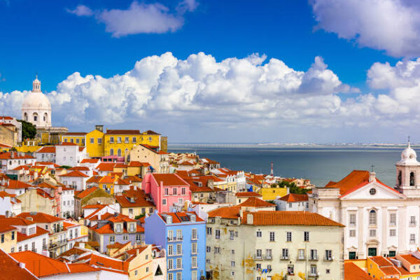 Lisbon’s Heart & Soul – A Tuktuk Journey Through Time & Taste
